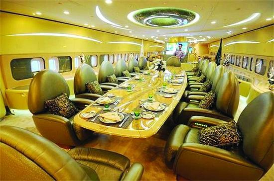 沙特王子重赏空袭飞行员百辆宾利