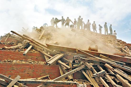 尼泊尔灾情严重。