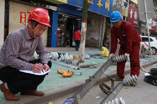 淮滨县供电公司:加强电网改造废旧物资管控