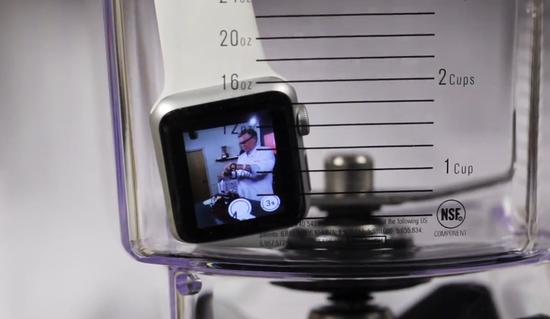 Apple Watch在搅拌机里