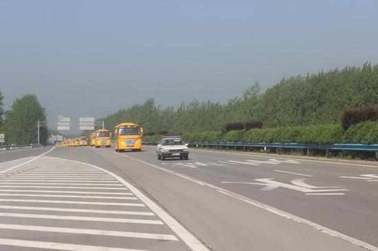  河南高速交警十項措施服務群眾五一假期出行