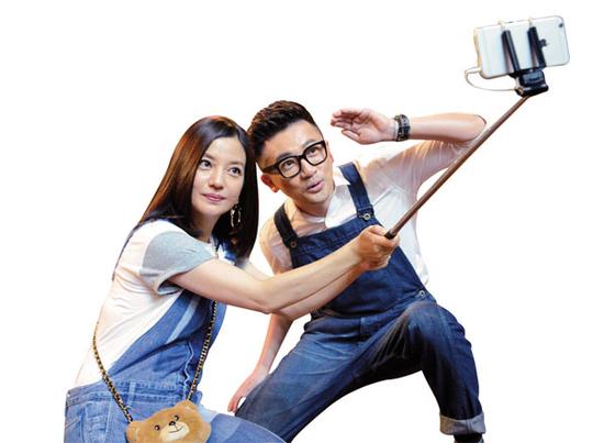 有一种友情,叫做小燕子和五阿哥。赵薇仗义现