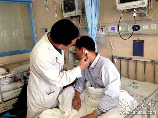 武汉记者到工商所揭黑幕遭殴打 行凶者被行政