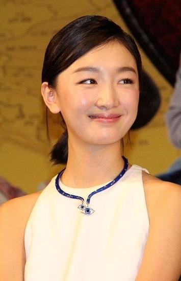  周冬雨承认恋情  恋爱中女生更勇敢|周冬雨|恋爱