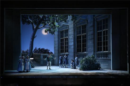 《费加罗的婚礼》复古风范