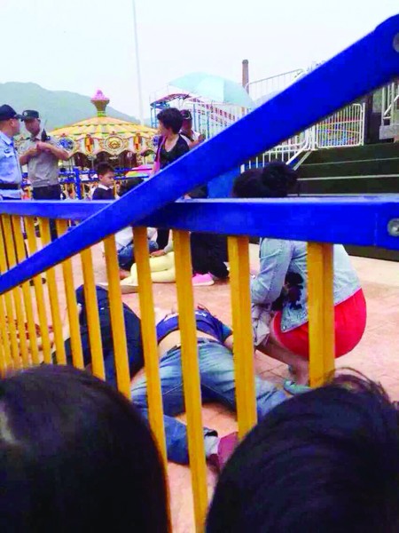 温州游乐场5人高空坠落致2死
