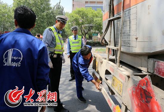 该车市区通行证上的行驶路线并不包括舜耕路,驾驶员属于违反禁行路线
