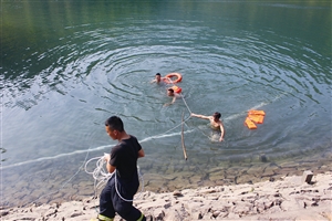 17岁小伙水库游泳不见踪影 体力不支溺水身亡