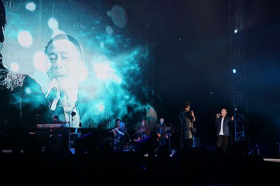 周华健戴荃舞台合唱《老神仙》