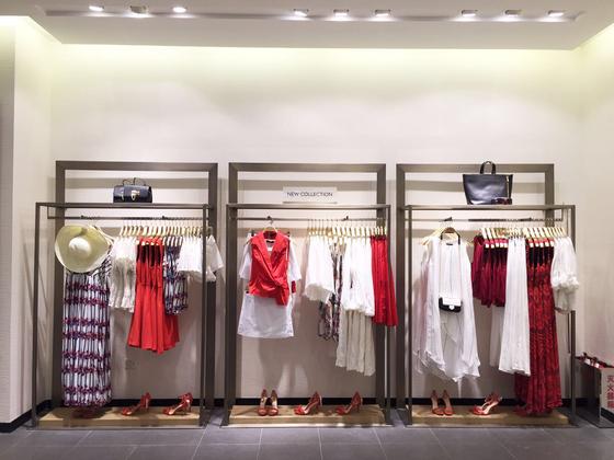 UR青岛万象城店盛大开幕 最新鲜的快时尚风潮席卷而来_新浪青岛_新浪网