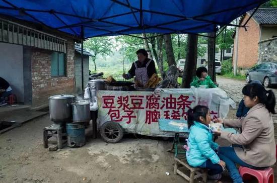 信阳静美郝堂五月雨 平地生根百事新