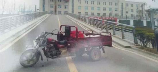 綁鐵鏈勒死老百姓無人問