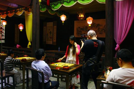 央视采访洪江围棋西施呼吁少打麻将多下围棋
