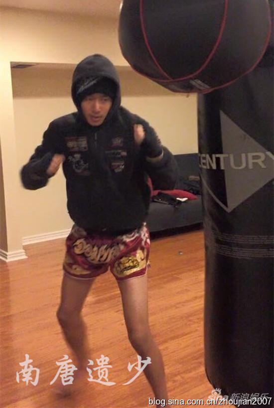 范伟儿子长相帅气