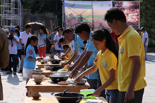 爸爸去哪儿2官方图书互动会在黔东南举行
