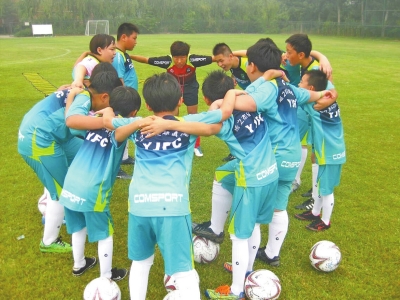 前河南省队女足队员尝试快乐足球 首期仅挣20