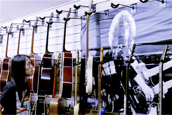 《摇滚英雄》解读梦想与爱情