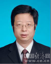 钱三雄