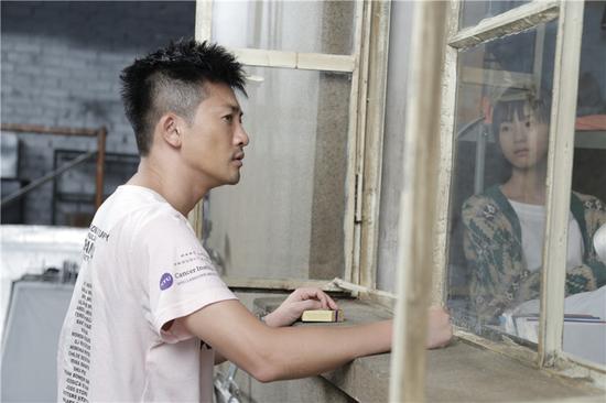 苏有朋的《左耳》:青春并非矫情的胡诌