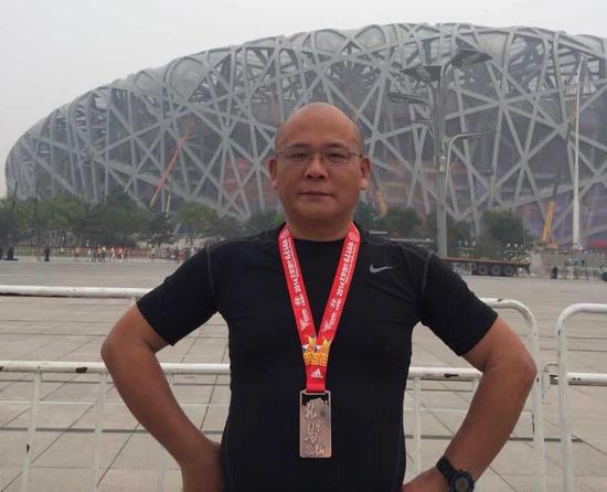 来自1239公里外的缘分 深圳跑友报名三十岗乡