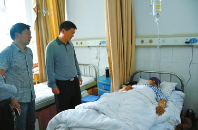 巡防队员被砍三刀