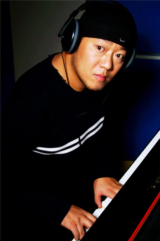 窦鹏创作主题曲《千金不换爱》