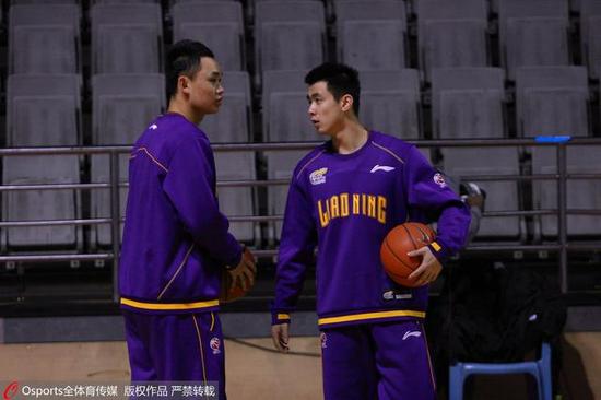 辽宁男篮俩小将驰援国奥 赵继伟原帅随郭艾伦