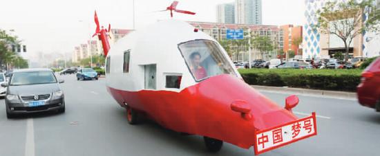 郑州老人手工造山寨 直升机 最高时速75码