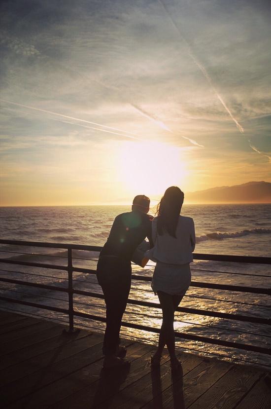 陈赫前妻晒旅行美照 神秘男入镜引猜想