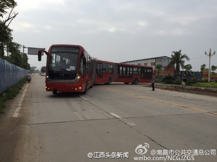 南昌首条BRT9日运行调试 公交车身27米