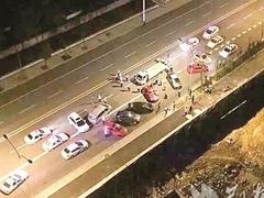 武汉深夜上演速度与激情：8辆警车围堵漂移改装车