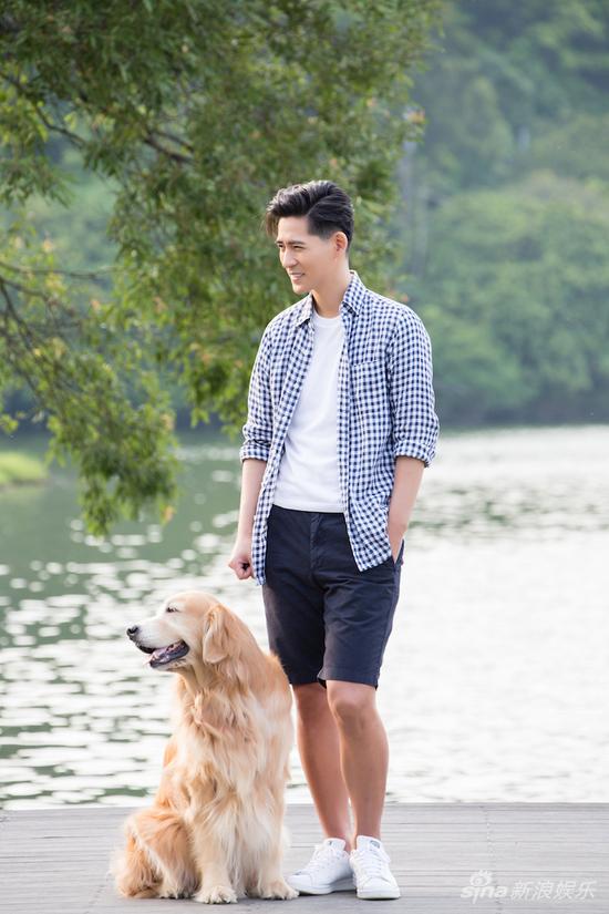 周渝民乡间悠闲帅气逼人 自称短裤狂热者|周渝