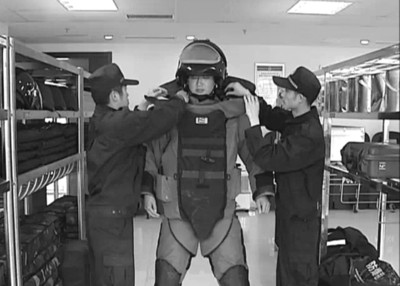 淮南市第一人民医院现迫击炮弹 特警排爆小组