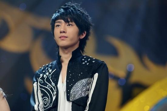 井柏然&杨洋:姐姐们都爱花样小暖男|井柏然|杨洋|花儿与少年_新浪时尚_新浪网