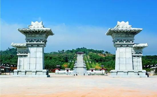 2015年5月19日當天景區通票半價優惠。