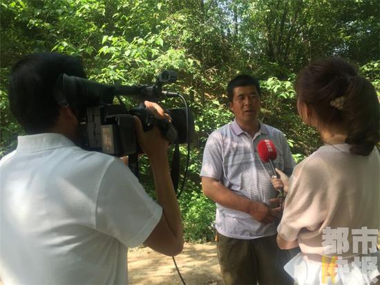 甘肅父親西安為子求醫(yī) 卻被搶走救命錢1