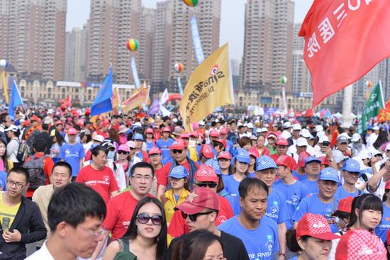 大连徒步大会吸引8.3万人报名 网络报名火爆