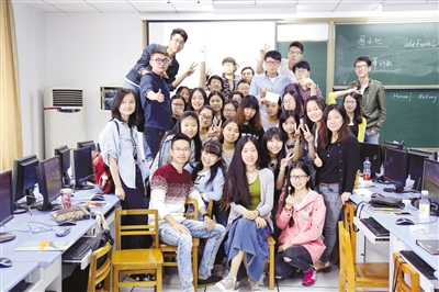 熊老師（前排右二）和她的學生們