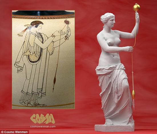 维曼表示：“随后，我又收集了一些古希腊瓶饰画的图片，将她们的手臂和手的姿势与维纳斯雕像结合在一起。通过对维纳斯雕像进行3D分析以及对手臂伸展的方向进行合理推测，我发现维纳斯雕像的姿势应该就是瓶饰画中纺纱女的姿势。根据大英博物馆的一幅特殊的瓶饰画，我复制出维纳斯的两条手臂以及手中拿的工具和纱线。”