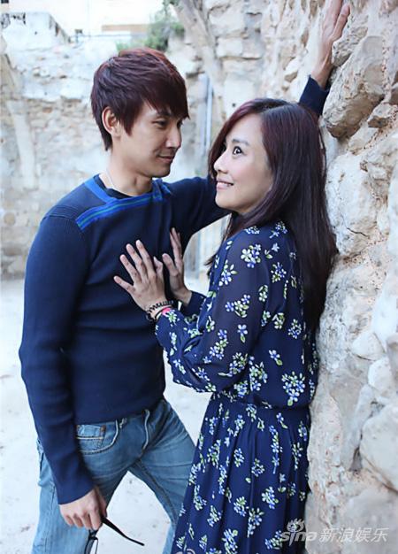 张铎陈松伶搞笑玩壁咚(图)_手机新浪网