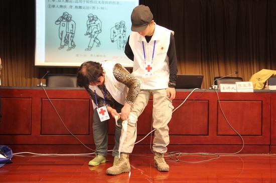 三十岗马拉松开展志愿服务培训 红会老师传授