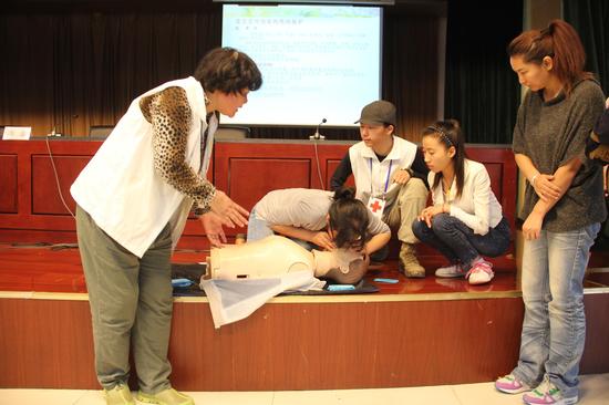 三十岗马拉松开展志愿服务培训 红会老师传授