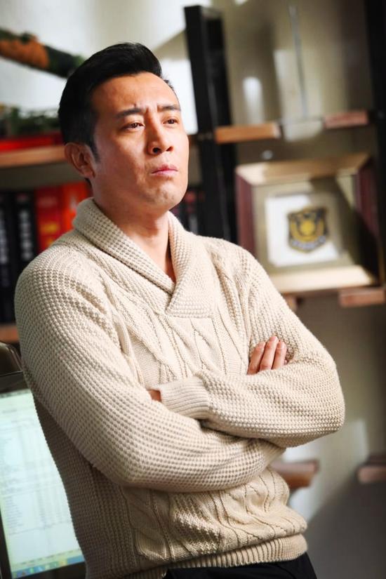 于和伟休闲暖男形象