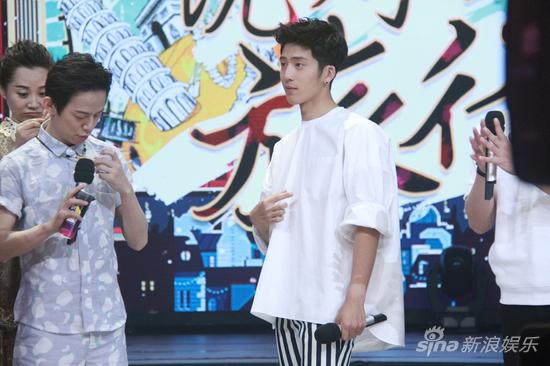 井柏然快本录制中