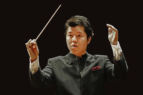 指挥家黄屹上演交响音乐会_手机新浪网