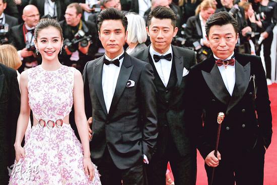 《寻龙诀之鬼吹灯》主角Angelababy（左起）、陈坤、夏雨及黄渤盛装亮相开幕礼，为新片争取曝光率。