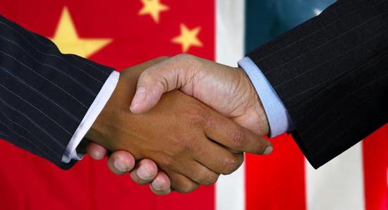中美的经济总量_中美gdp总量对比2020(3)