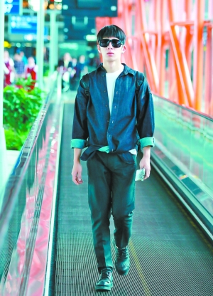 井柏然在圈中的人脉早已默默铺开