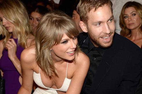 公告牌颁奖美霉霉横扫