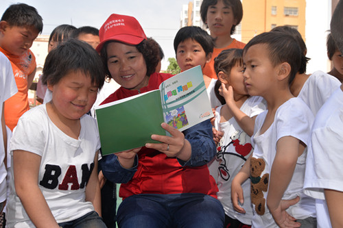 尉氏县供电公司:走进特殊教育学校献爱心